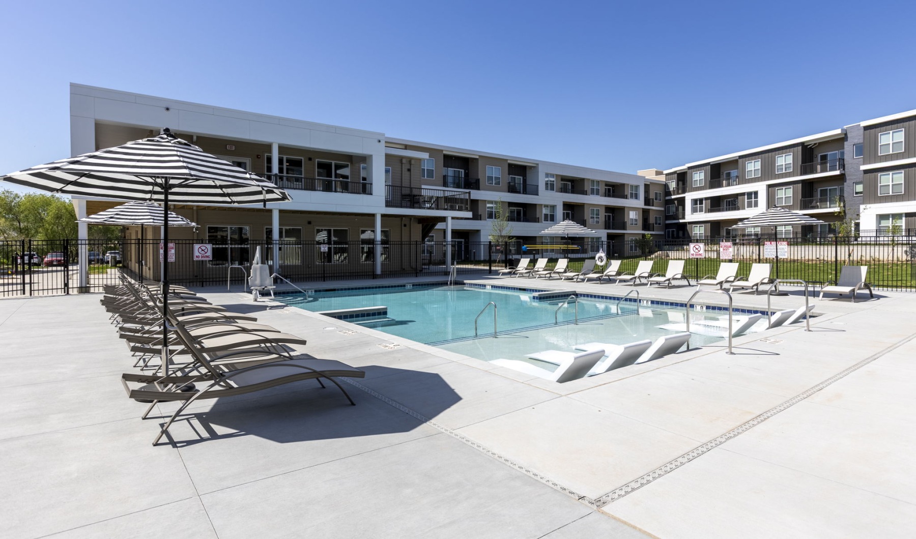 Where Luxury Meets Convenience Where Luxury Meets Convenience